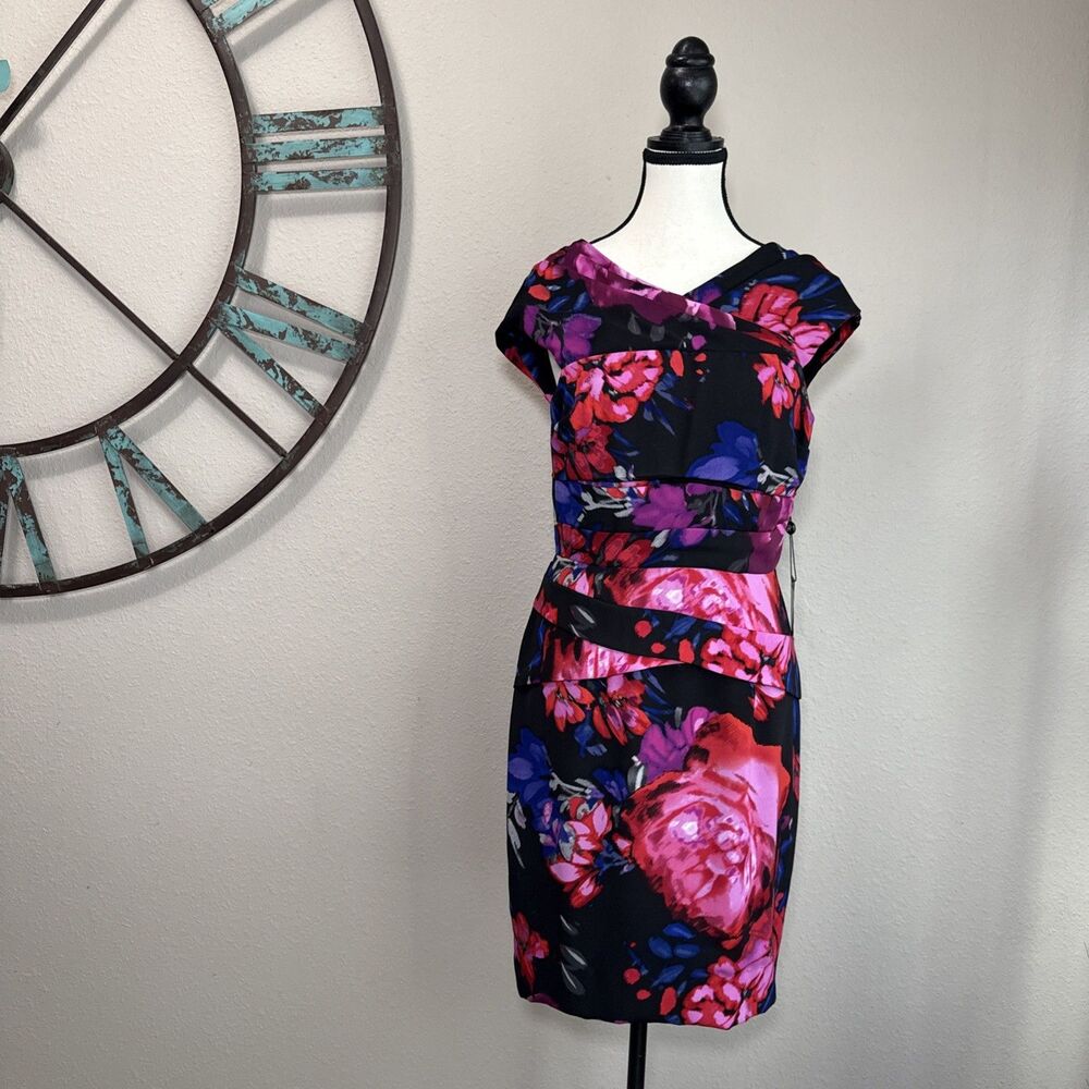 Adrianna Papell Dress Size 4 NWT Black Floral Lined Sheath